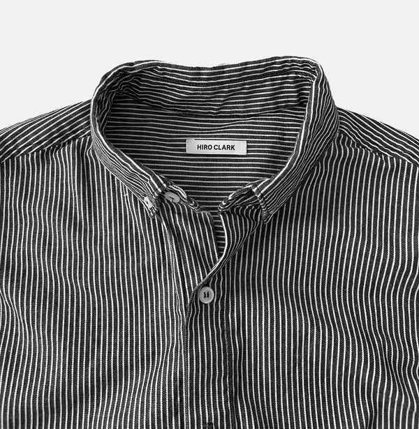 #color_black and white pinstripe