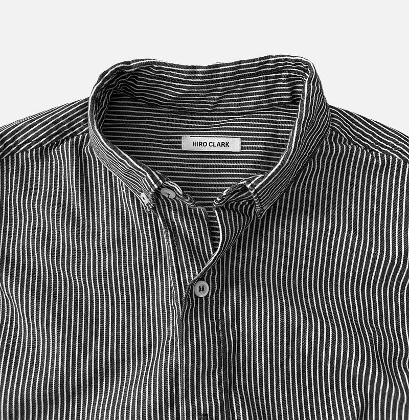 #color_black and white pinstripe